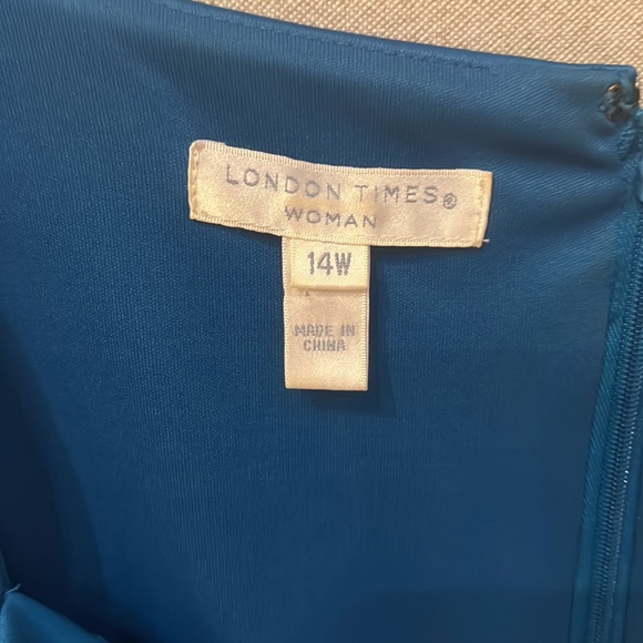 - London times 100% polyester dress. 14W - Picture 6 of 8